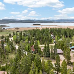 Charming 3 Bed Cabin| Lakes, Hiking, Hot Tub